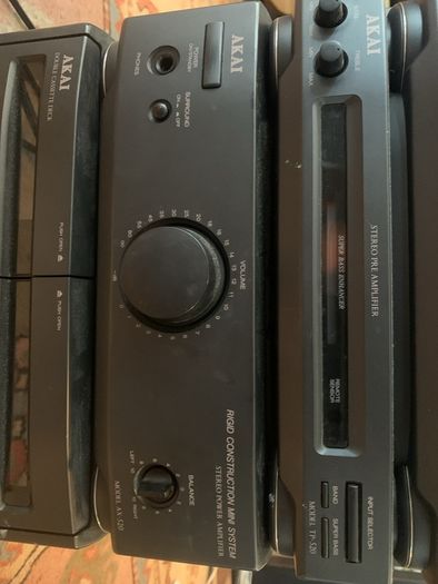 Akai Turntable Sound System