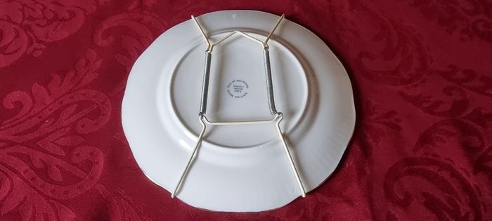 Paignton Devon Fragonard Courting Couple Fine Bone China Gold Gilt Decorative Plate With Hanger Made In Endland
