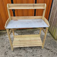 Potting bench