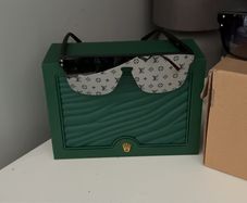 sunglass