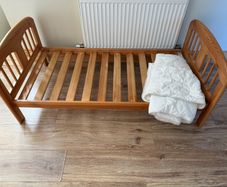 Toddler bed