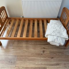 Toddler bed