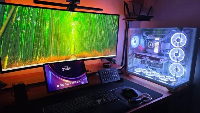 Custom Built Lian-Li White Artic Build RGB Desktop Gaming PC - Windows 11 Pro,Intel i7,3TB SSD,8GB GPU,64GB RAM,850 PSU, Corsair RGB Fans