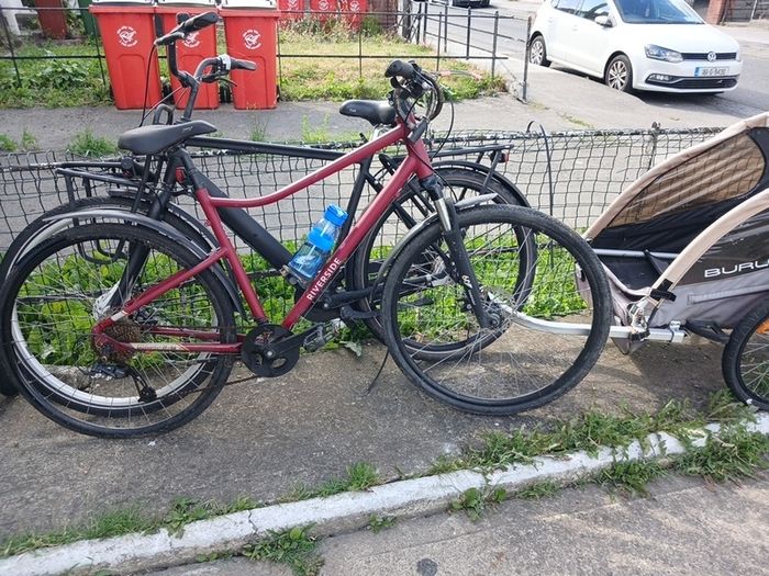 bike trailer and ladies bike