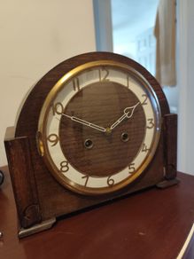 Winding clock