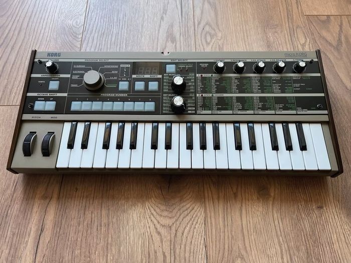 Korg microKORG