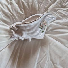 Shell Shaped pot/plant holder