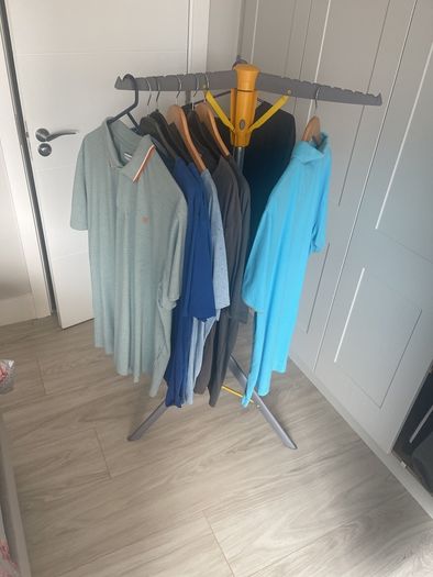 Hangaway Clothes Hanger