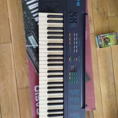 Vintage Yamaha Keyboard