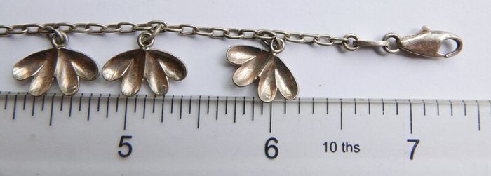 Vintage 925 Sterling Silver charm bracelet with flower charms