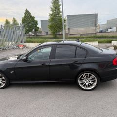 BMW 3-Series 2011