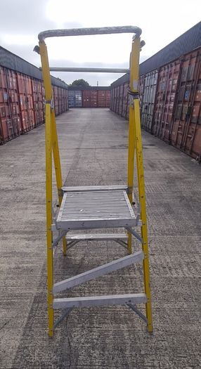 LFI Pro GRP Wide Step Platform Ladders 3 Available Storage Clearance  Sold as seen
