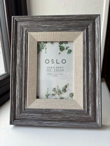 Frame LIKE NEW 4x6" Aged Distressed Grey