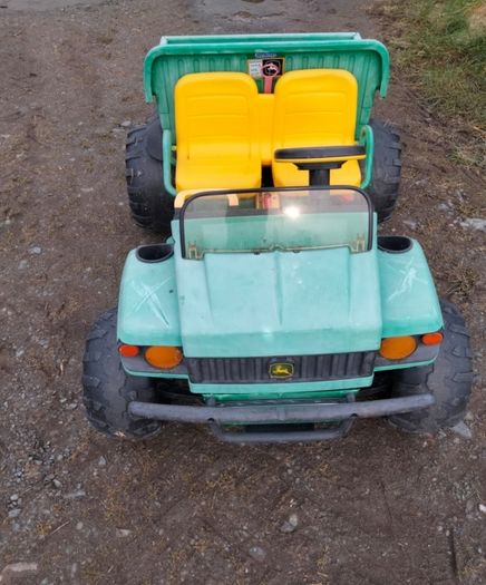 John Deere Gator