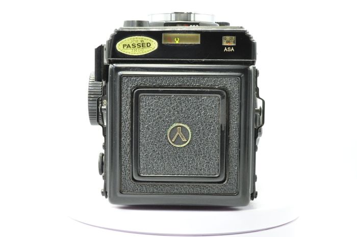 Yashica G 124 MAT TLR Camera Medium format 6x6 Film Roll- Good condition. -FULL SERVICE-