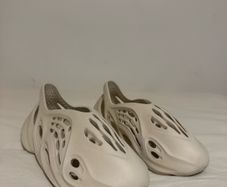 Yeezy Foam Runners UK7