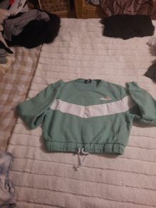 green/white ellesse crop sweater