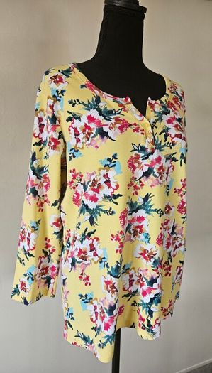 Floral print blouse