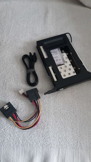 StarTech 2.5in SATA Hot Swap Removable Hard Drive Bay for PCI Expansion Slot S25SLOTR