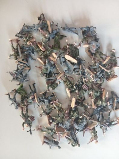 mini soldiers