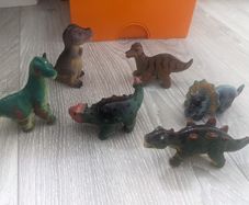 Dinosaurs - 6 soft and squeezy baby dinosaur figures
