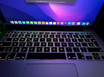 Macbook Pro A1502 EMC 2835 for parts or repair
