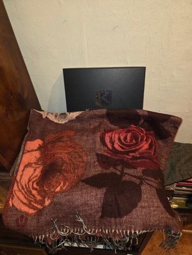Brand New Fraas Scarf