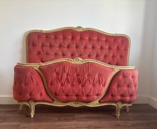 Pink Tufted Corbeille Bed