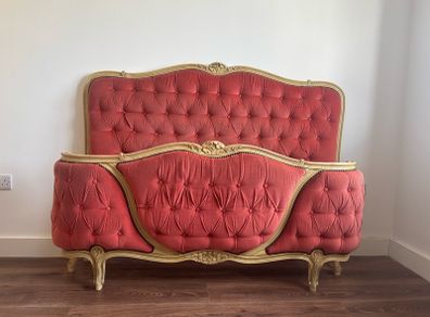 Pink Tufted Corbeille Bed