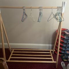 Children's clothing rail