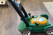 Toy lawnmower