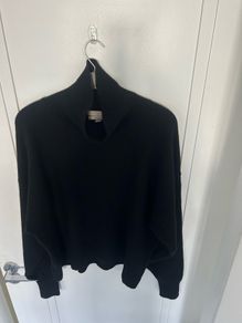 black cashmere jumper from H&M