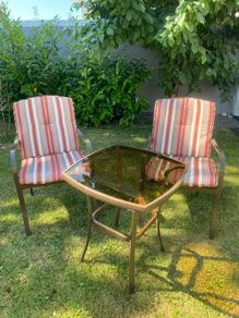 bistro set with cushions