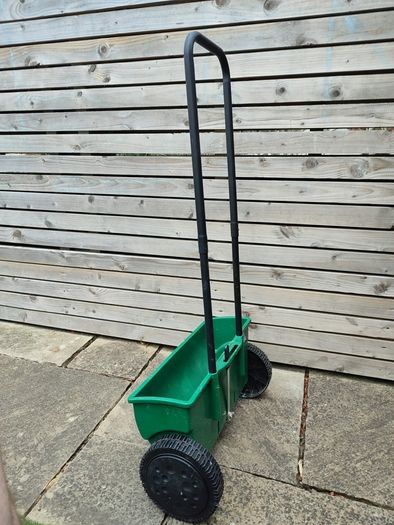 seed spreader