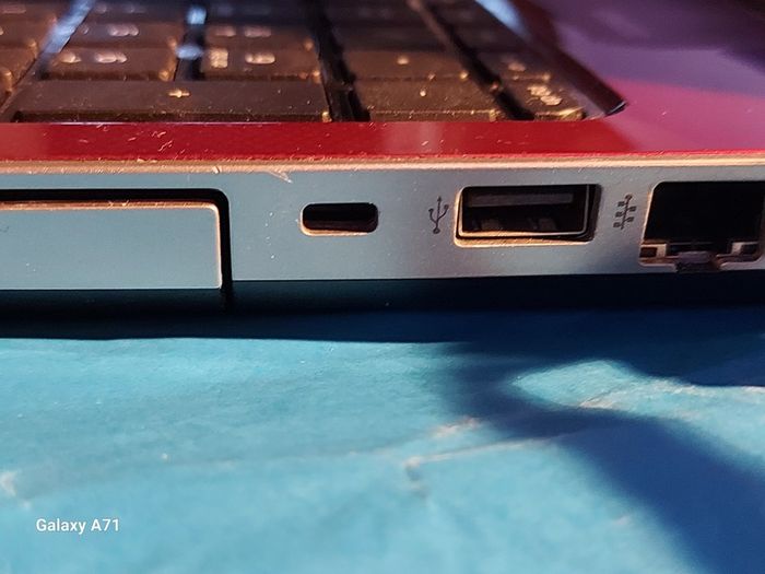 HP Pavillion, Red, 4GB Ram, 700GB HDD, Windows 8 Pro, AMD A4-5000 APU with Radeon HD Graphis 1.5GHz, Chrome and VLC for best movie ecperience