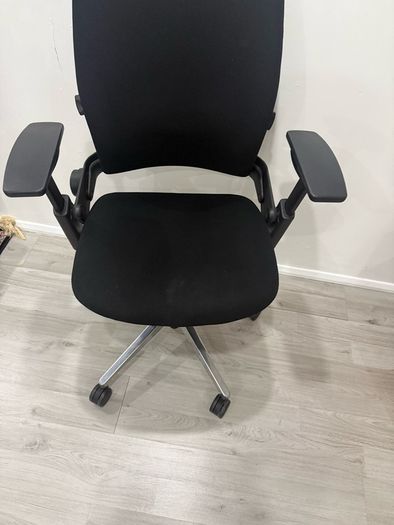 steelcase Leap V2 Office Chair