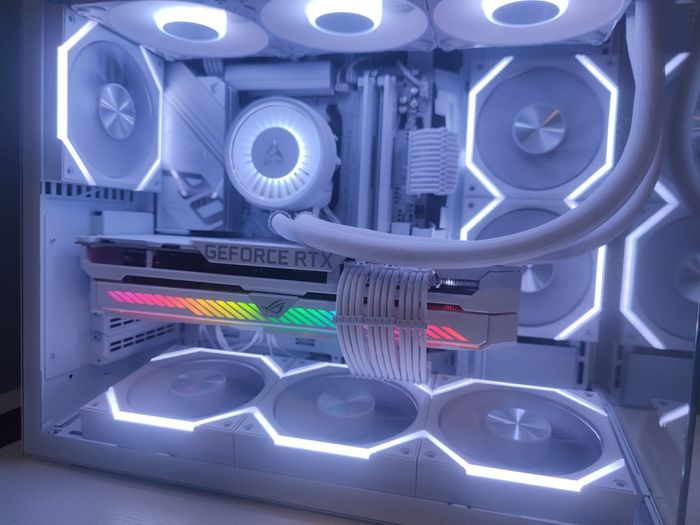 High-End Gaming PC - Ryzen 7 9800X3D - RTX 3080 - 32GB DDR5 - White Build - Like new
