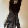 2 Heat Protection Gloves Image 2