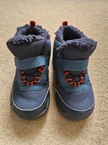Kids warm waterproof boots size 9 eu27