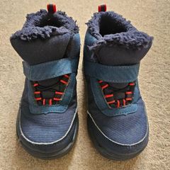 Kids warm waterproof boots size 9 eu27