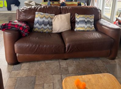 2 Leather sofas