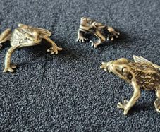 3 brass frogs,. Solid brass.