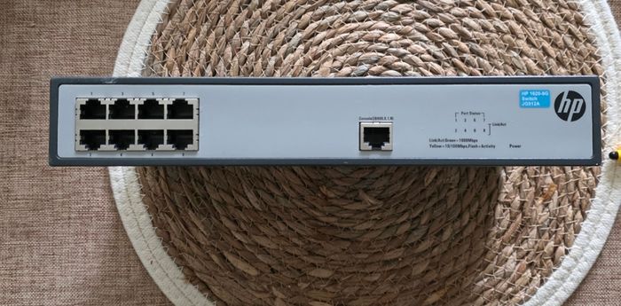HP OfficeConnect 1620 8x1Gb switch