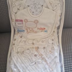 BNWT Juniors 10-Piece Baby Gift Set - Newborn Essentials
