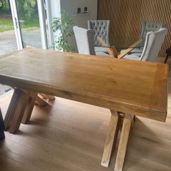Oak veneer dining table
