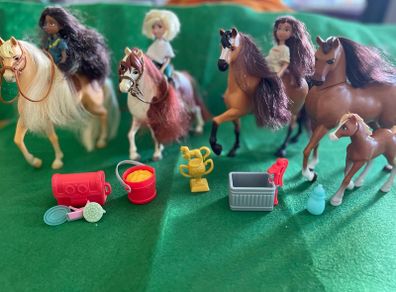 Spirit Riding Free Horse & Doll bundle