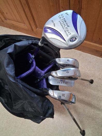 Golf Clubs. Set Of US Kids Left Handed Golf Clubs For 9 To 10 Years In Very Good Condition.  Collect In Dublin Or Receive Via Post.