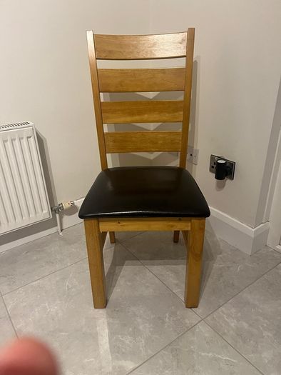 Sturdy Table & Classic Chairs