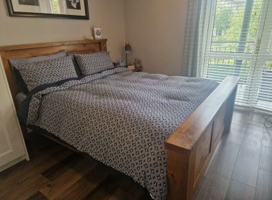 Full bedroom furniture set