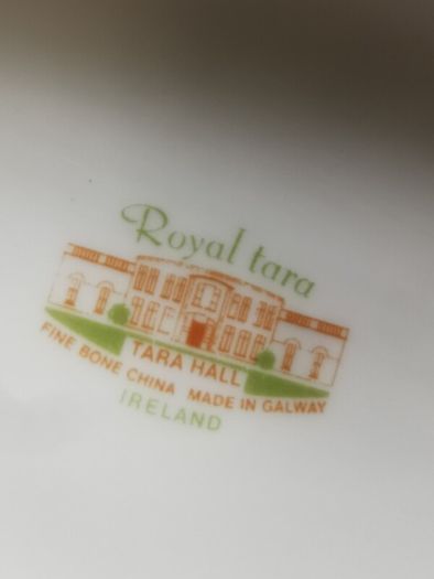 Royal Tara Swan